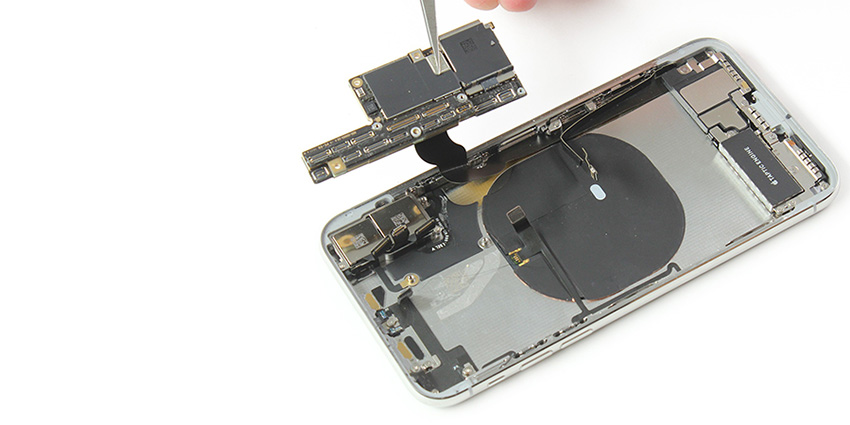 Carte mère smartphone : pourquoi SOSav n’en propose pas
