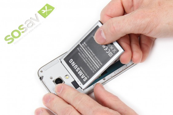 Guide photos remplacement lecteur de carte sim/sd Samsung Galaxy S4 mini (Etape 5 - image 1)