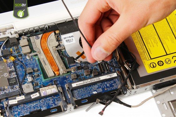 Guide photos remplacement pile de sauvegarde Macbook Core 2 Duo (A1181 / EMC2200) (Etape 16 - image 3)