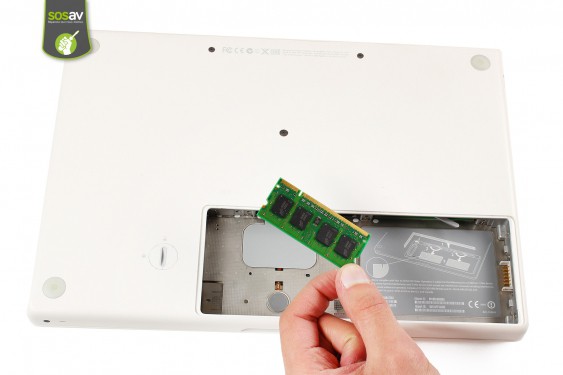 Guide photos remplacement barrettes mémoire ram Macbook Core 2 Duo (A1181 / EMC2200) (Etape 5 - image 3)
