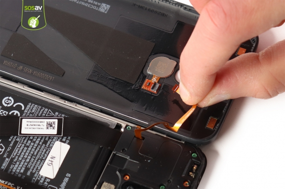 Guide photos remplacement nappe de liaison connecteur de charge Xiaomi Redmi 8 (Etape 7 - image 4)