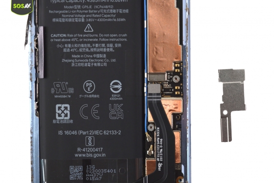 Guide photos remplacement batterie Google Pixel 7A (Etape 5 - image 4)