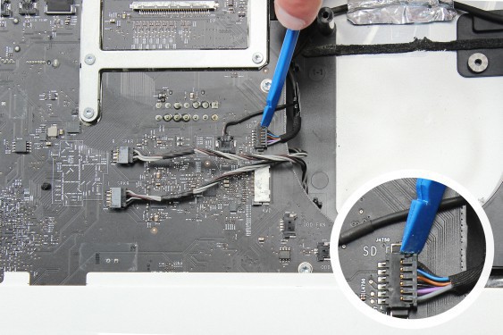 Guide photos remplacement haut-parleur droit iMac 27" fin 2009 (EMC 2309 et 2374) (Etape 46 - image 1)