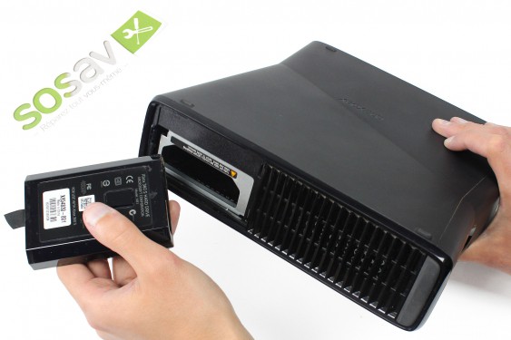 Guide photos remplacement câble de liaison du disque dur Xbox 360 S (Etape 3 - image 4)