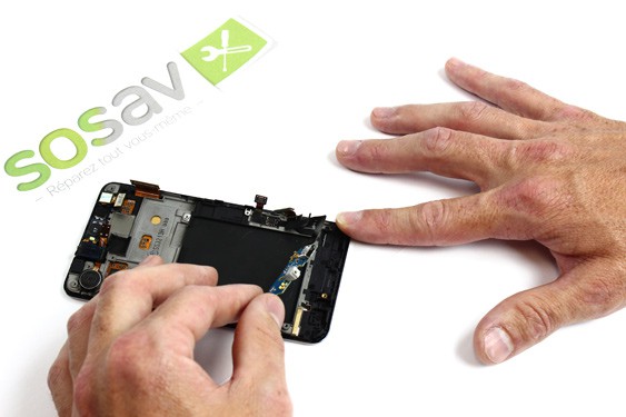 Guide photos remplacement connecteur de charge  Samsung Galaxy S2 (Etape 22 - image 2)