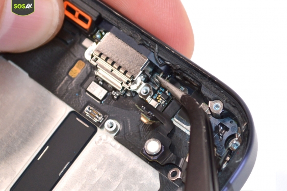 Guide photos remplacement connecteur de charge iPhone 15 Pro (Etape 24 - image 2)