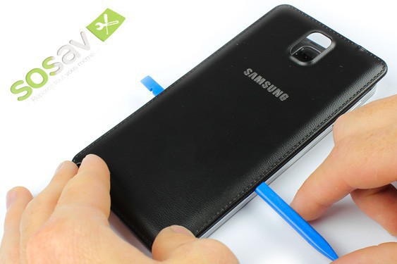 Guide photos remplacement prise jack + haut-parleur interne (Etape 2 - image 3)