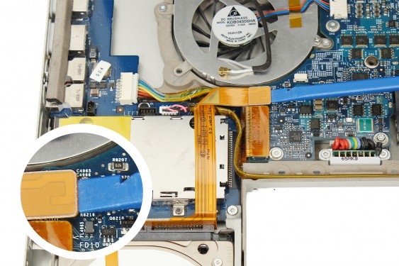 Guide photos remplacement ventilateur gauche Macbook Pro 17"  Modèles A1151, A1212, 1229 & A1261 (Etape 30 - image 1)