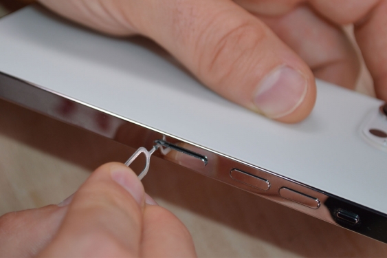 Guide photos remplacement ecran iPhone 13 Pro Max (Etape 1 - image 3)