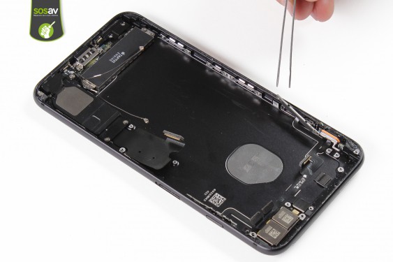 Guide photos remplacement nappe power, vibreur, volume, flash et micro externe iPhone 7 Plus (Etape 33 - image 1)