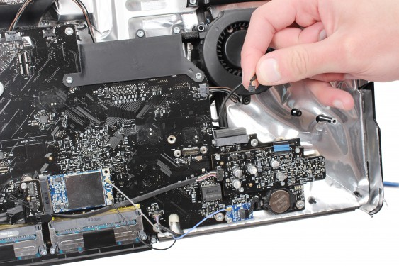 Guide photos remplacement carte audio iMac 24" mi-2007 & début 2008 (EMC 2134 et 2211) (Etape 27 - image 3)