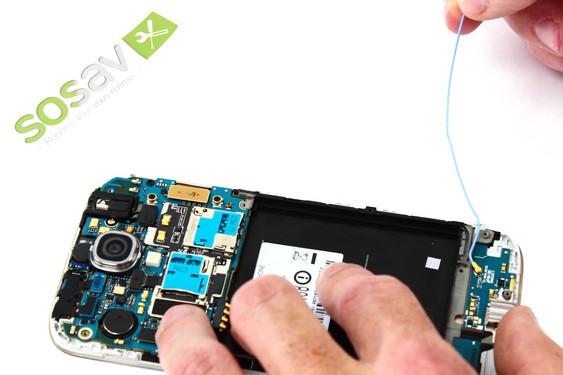 Guide photos remplacement lecteur sim + carte micro sd Samsung Galaxy S4 (Etape 9 - image 2)