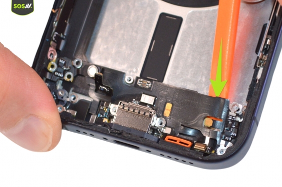 Guide photos remplacement connecteur de charge iPhone 15 Pro (Etape 25 - image 2)