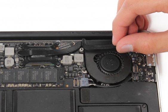 Guide photos remplacement radiateur Macbook Air 13" mi-2011 EMC2469 (A1369) (Etape 8 - image 1)