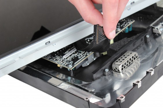 Guide photos remplacement disque dur iMac 24" mi-2007 & début 2008 (EMC 2134 et 2211) (Etape 18 - image 4)