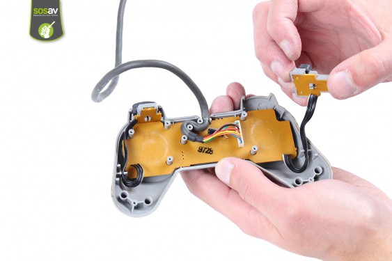 Guide photos remplacement boutons r1 et r2 Manette Playstation 1 (Non dualshock) (Etape 3 - image 2)