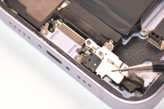 Guide photos remplacement connecteur de charge iPhone 14 (Etape 8 - image 3)