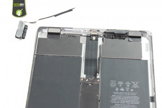 Guide photos remplacement antennes wifi iPad Pro 12,9" (2015) (Etape 19 - image 1)