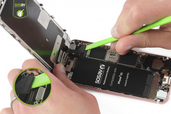 Guide photos remplacement connecteur de charge, prise jack et micro iPhone 6S (Etape 10 - image 4)