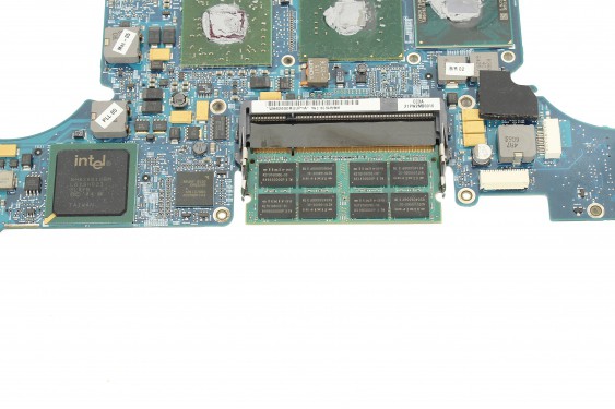 Guide photos remplacement carte mère Macbook Pro 17"  Modèles A1151, A1212, 1229 & A1261 (Etape 61 - image 1)