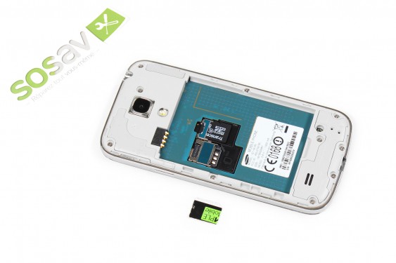 Guide photos remplacement bouton power Samsung Galaxy S4 mini (Etape 7 - image 4)