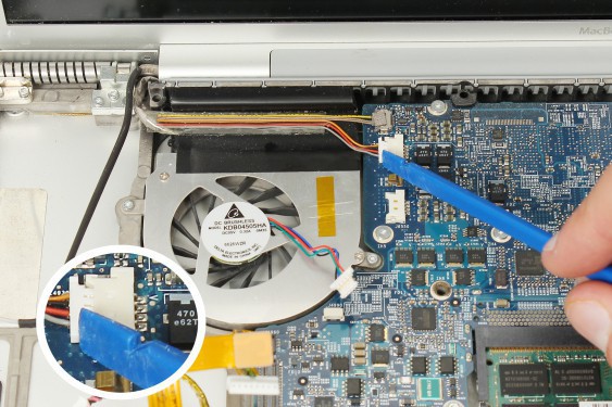 Guide photos remplacement ventilateur gauche Macbook Pro 17"  Modèles A1151, A1212, 1229 & A1261 (Etape 40 - image 4)