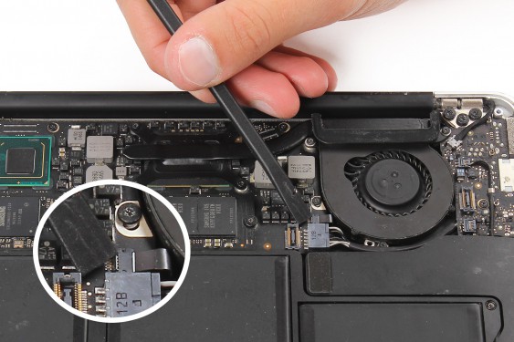 Guide photos remplacement ecran complet Macbook Air 13" mi-2011 EMC2469 (A1369) (Etape 6 - image 2)