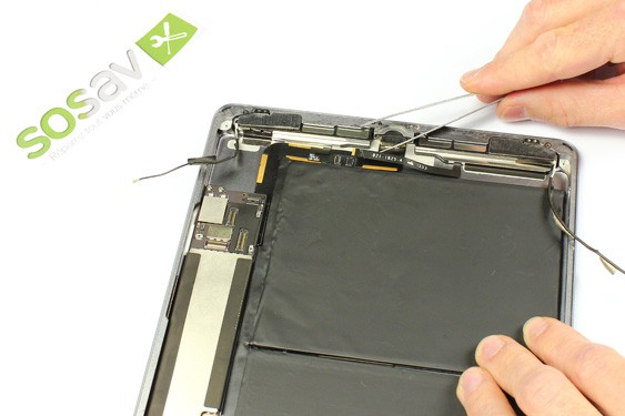 Guide photos remplacement haut-parleur gauche iPad Air 1 WiFi (Etape 27 - image 4)