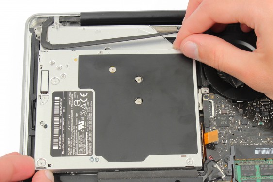 Guide photos remplacement ajout d'un second disque dur MacBook Pro 15" Fin 2008 - Début 2009 (Modèle A1286 - EMC 2255) (Etape 14 - image 1)