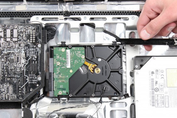 Guide photos remplacement disque dur iMac 24" mi-2007 & début 2008 (EMC 2134 et 2211) (Etape 25 - image 3)