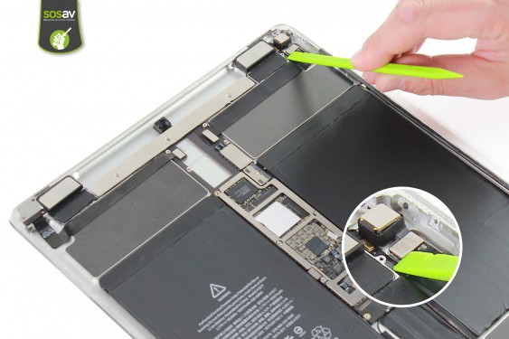 Guide photos remplacement nappe raccordement boutons / caméra iPad Pro 12,9" (2015) (Etape 21 - image 2)