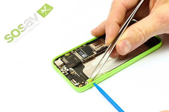 Guide photos remplacement bouton vibreur iPhone 5C (Etape 20 - image 1)