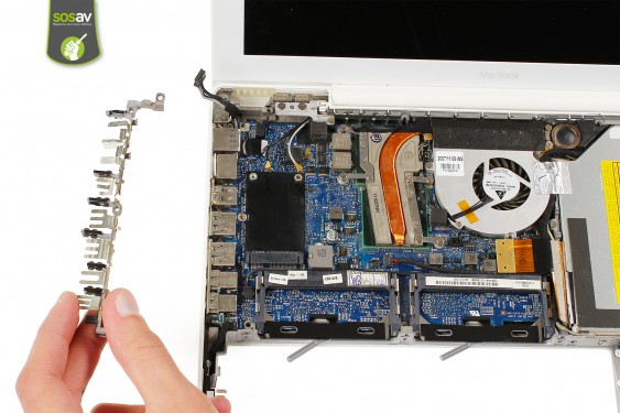 Guide photos remplacement connecteur d'alimentation magsafe Macbook Core 2 Duo (A1181 / EMC2200) (Etape 14 - image 4)
