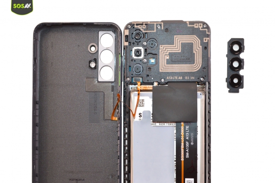 Guide photos remplacement batterie Galaxy A13 (Etape 4 - image 2)