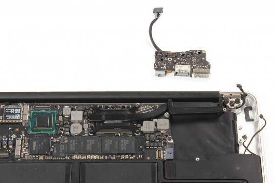 Guide photos remplacement radiateur Macbook Air 13" mi-2011 EMC2469 (A1369) (Etape 16 - image 4)