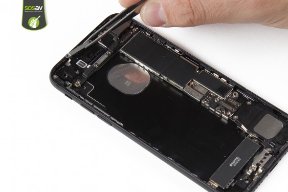 Guide photos remplacement nappe power, vibreur, volume, flash et micro externe iPhone 7 (Etape 21 - image 3)