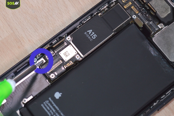 Guide photos remplacement connecteur de charge iPhone 13 (Etape 12 - image 1)