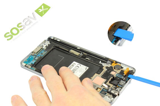 Guide photos remplacement caméra avant + capteur proximité  (Etape 14 - image 3)