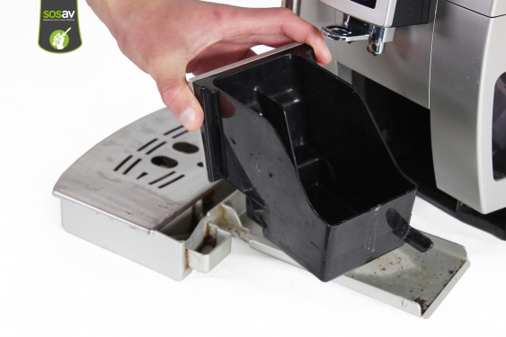 Guide photos remplacement tiroir arrivée d'eau Machine à café Delonghi (ECAM 23.420.SB) (Etape 2 - image 4)