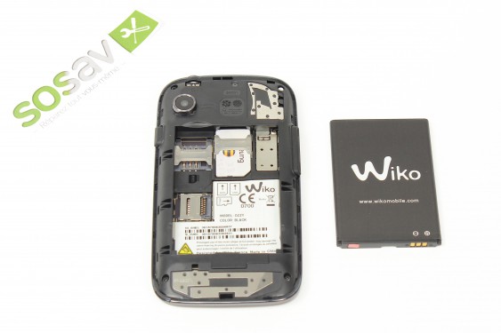 Guide photos remplacement bouton power Wiko Ozzy (Etape 3 - image 4)