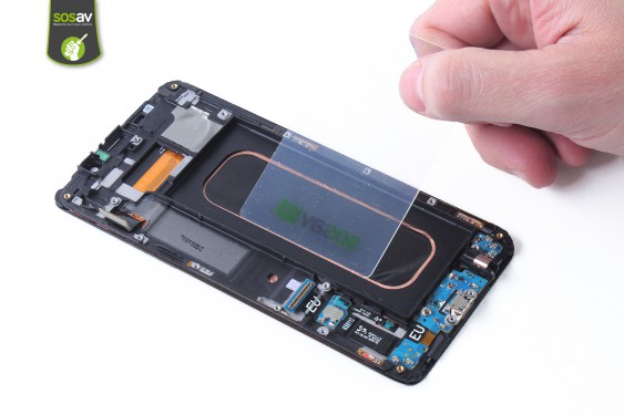 Guide photos remplacement connecteur de charge Samsung Galaxy S6 Edge + (Etape 24 - image 2)