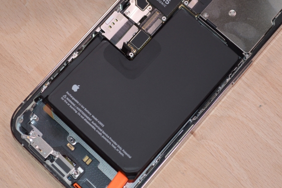 Guide photos remplacement connecteur de charge iPhone 13 Pro Max (Etape 9 - image 4)
