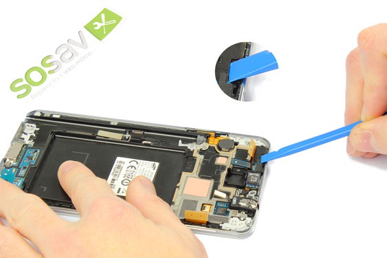 Guide photos remplacement caméra avant + capteur proximité  (Etape 14 - image 1)