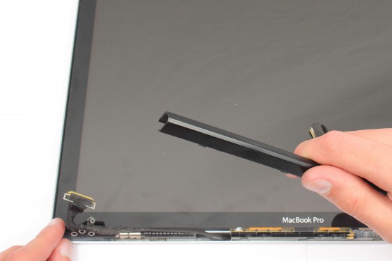 Guide photos remplacement antenne wifi MacBook Pro 15" Fin 2008 - Début 2009 (Modèle A1286 - EMC 2255) (Etape 18 - image 3)