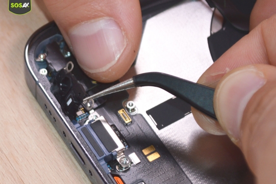 Guide photos remplacement connecteur de charge iPhone 13 Pro (Etape 14 - image 3)