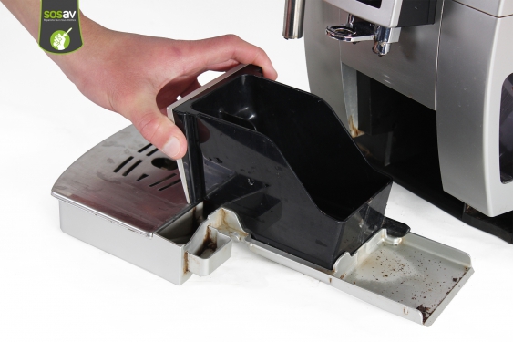 Guide photos remplacement tiroir arrivée d'eau Machine à café Delonghi (ECAM 23.420.SB) (Etape 2 - image 3)