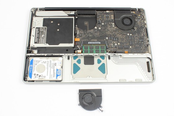 Guide photos remplacement ventilateur gauche MacBook Pro 15" Fin 2008 - Début 2009 (Modèle A1286 - EMC 2255) (Etape 13 - image 1)