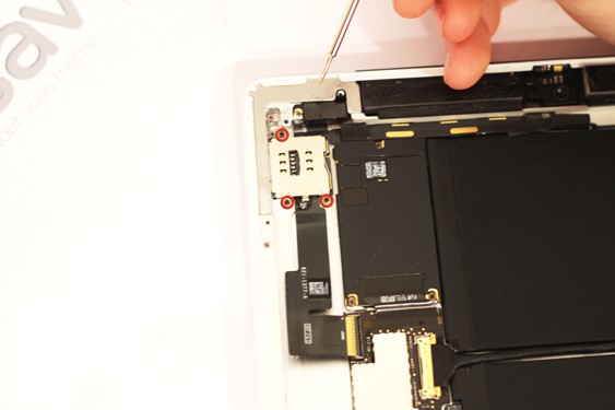 Guide photos remplacement antenne gps iPad 2 3G (Etape 23 - image 1)