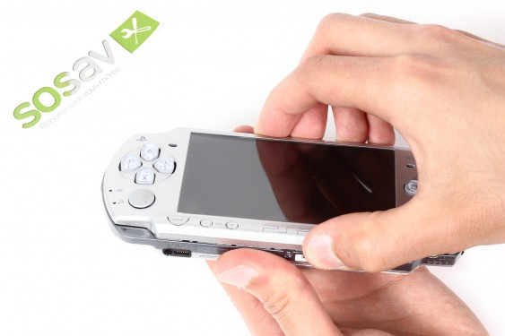 Guide photos remplacement lecteur umd PSP 2000 (Etape 8 - image 1)
