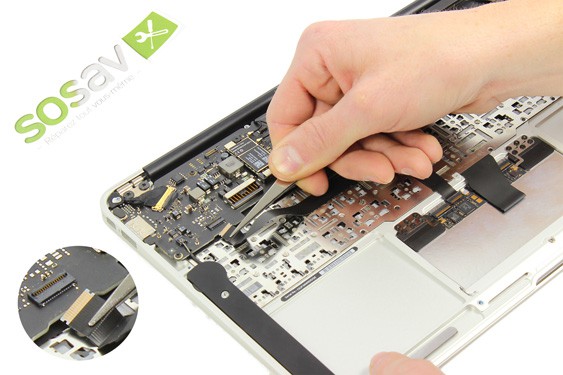 Guide photos remplacement carte mère MacBook Air 11" Fin 2010 (EMC 2393) (Etape 21 - image 3)